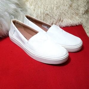 Toms White Athletic Shoes for Women